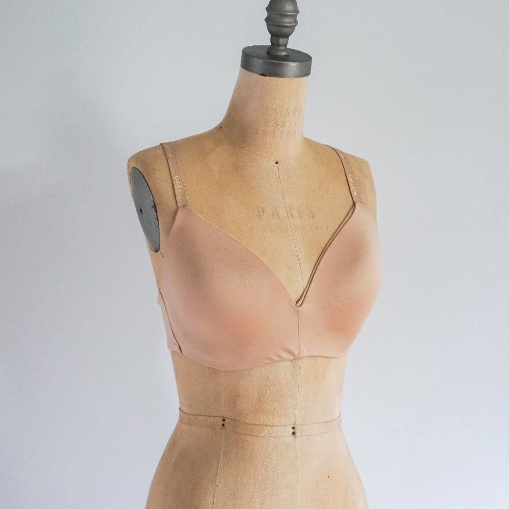 BNWOT Calvin Klein Nude Color Bra - L